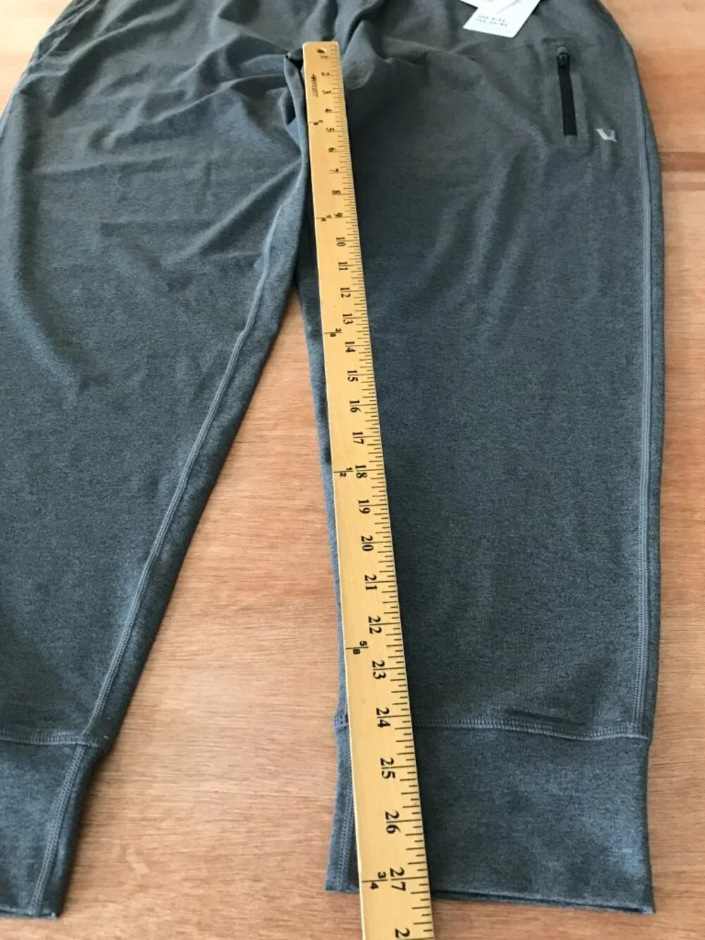 Vuori Men's Gray Sweatpants Joggers